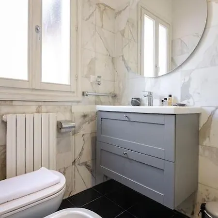 Canonica Home, In The Heart Of The * Bologna