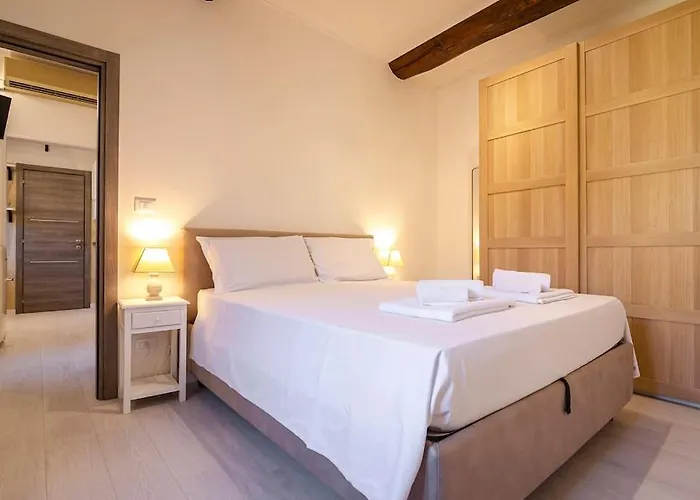 Canonica Home, In The Heart Of The * Bologna