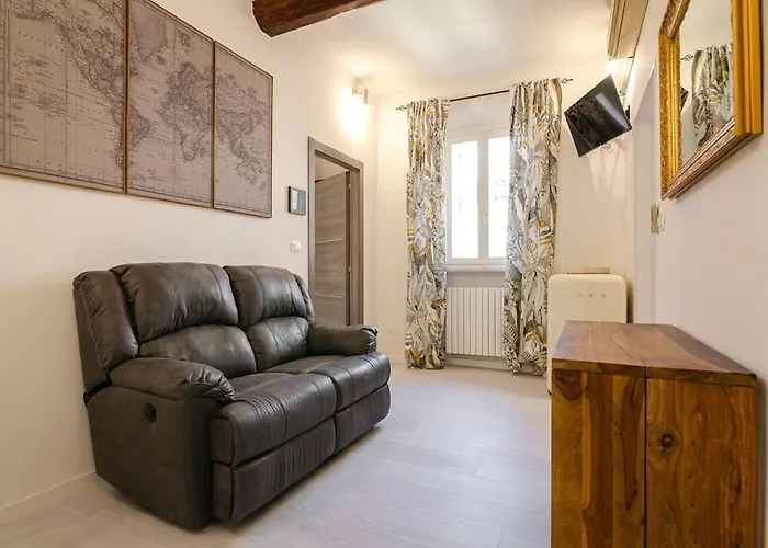 Appartamento Canonica Home, In The Heart Of The *