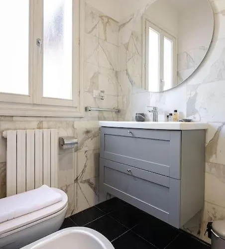 Canonica Home, In The Heart Of The * Bologna